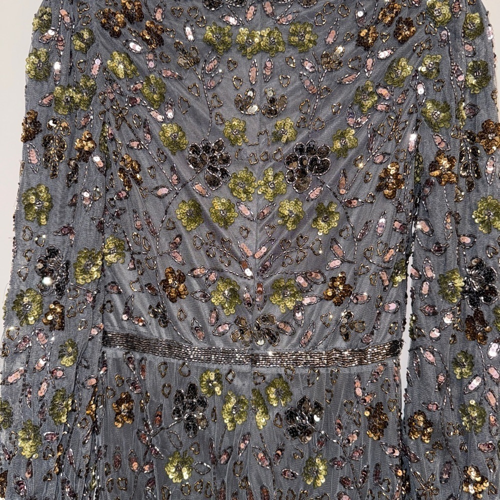 NWT | Mac Duggal 5571 Coal Long Sleeve V Neck Midi Dress
Size 4 - Picture 11 of 13